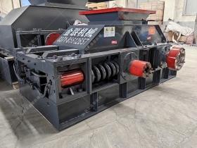 800x600型对辊破碎正能量网站入口发货 河卵石制砂