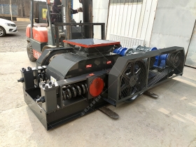 小型对辊正能量不良网站发往广西破碎沙子