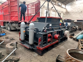 1200x800大型液压对辊正能量不良网站发货 破碎石灰石