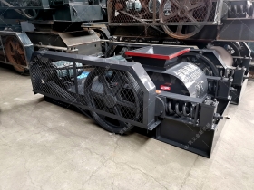 2PG610*400对辊正能量不良网站发货现场_发往福建_鹅卵石制砂