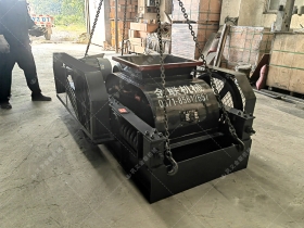 2pgc600*750双齿辊正能量不良网站发往湖南娄底破碎煤块