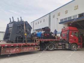 1000*700液压对辊正能量网站入口，1210反击破发往四川