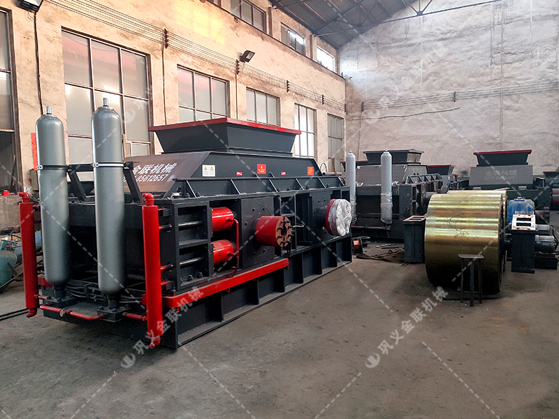 2PGY1500x1000型液压对辊正能量不良网站发往云南昆明