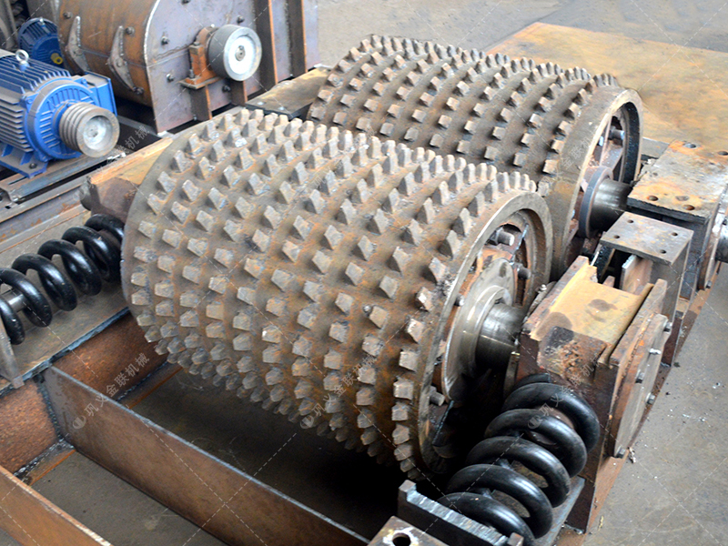 为何越来越多的矿山选择双齿辊而非颚式正能量不良网站？这3点很关键！