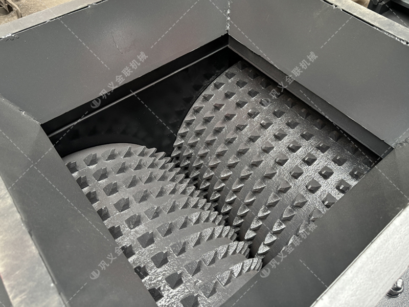 大块煤矸石直接喂料会损坏设备？狼牙齿辊为何敢承诺'来者不拒'？