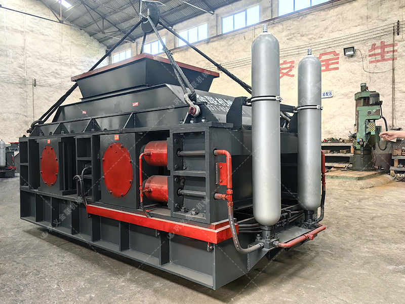 时产100吨和200吨的石灰石生产线，选择的液压对辊正能量网站入口有何不同？