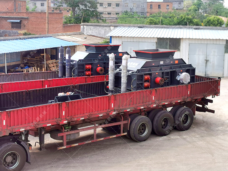 时产100吨和200吨的石灰石生产线，选择的液压对辊正能量网站入口有何不同？